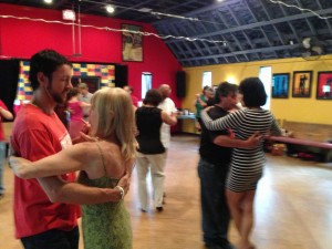 dancing tango (1024x768)